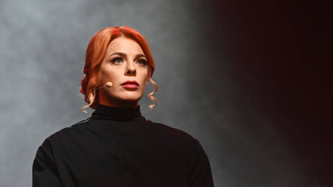 Выбирать не приходится: почему Анастасия Стоцкая вынуждена работать на износ