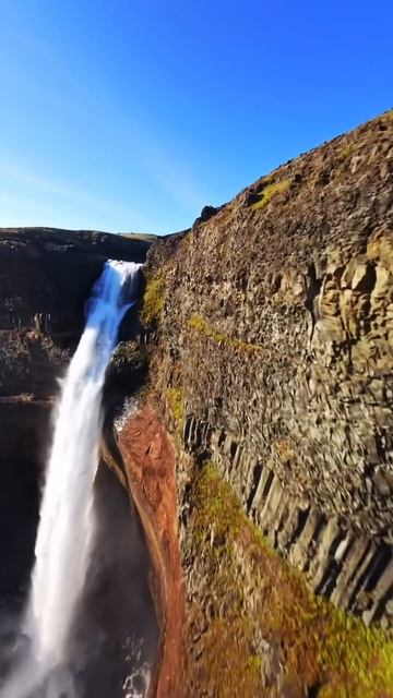 Metí Mi Dron En La Cascada 🤯