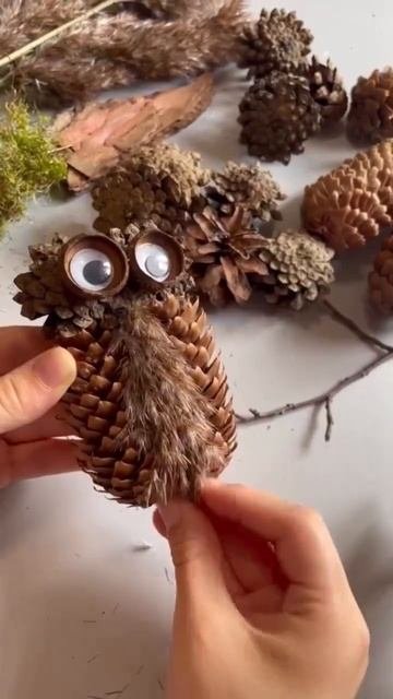 Сова из природных материалов