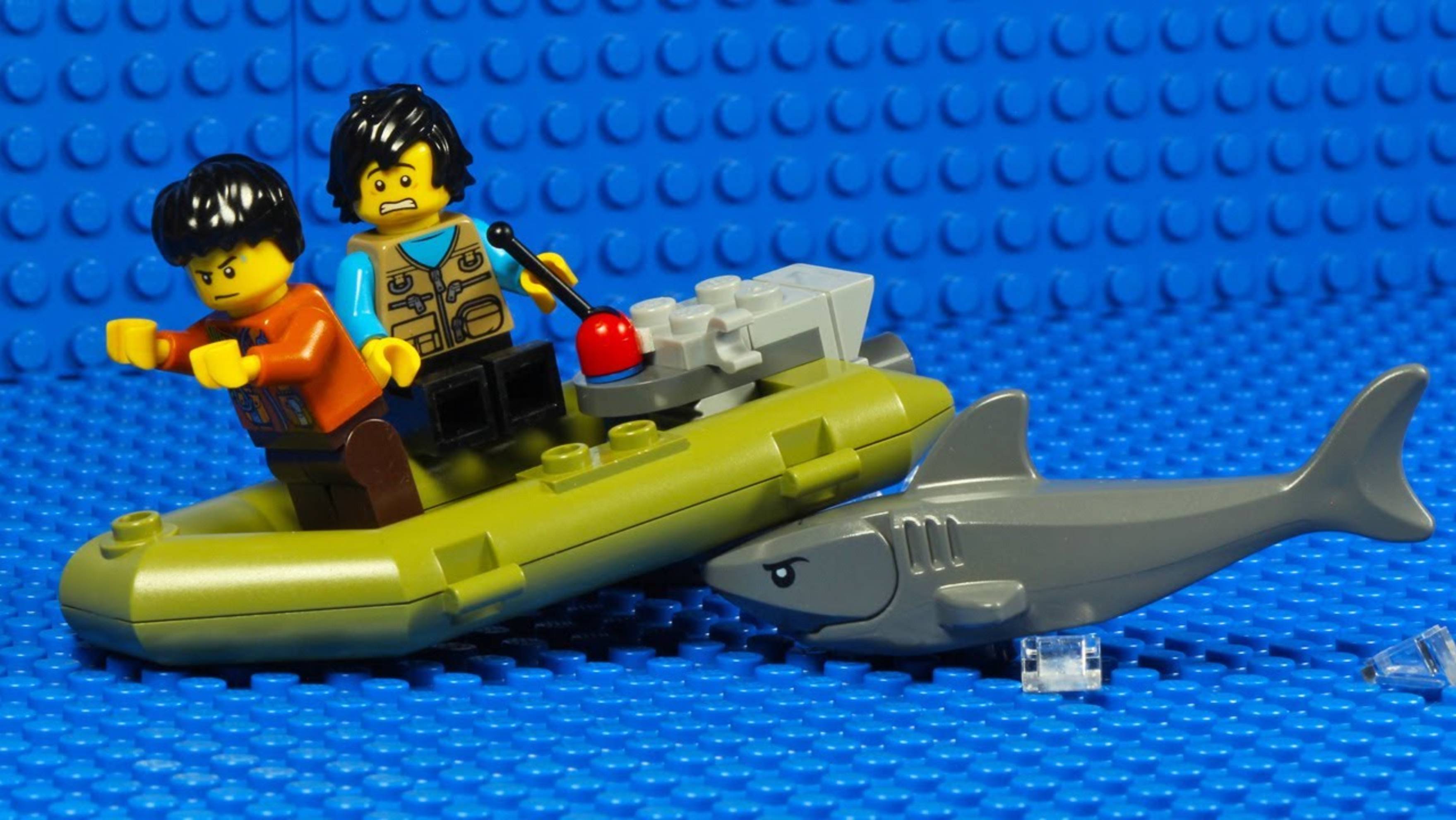 АКУЛА НАПАЛА НА ПУТЕШЕСТВЕННИКОВ ЛЕГО АНИМАЦИЯ ЛЕГО МУЛЬТИК ДЛЯ ДЕТЕЙ LEGO CITY