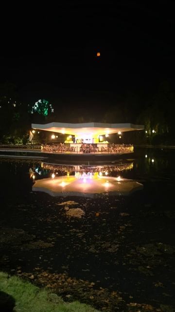 Прогулка по ночному городу Новый-Афон, Абхазия. #Сочи #Travel #ГорыЗовут #NightCity #Trip