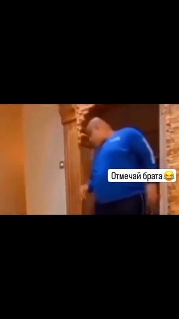  Когда решил напугать брата в Free Fire  получилось эпично!  Хитовый прикол для настроения!