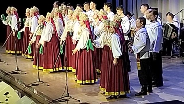 Русский народный хор имени М. Е. Пятницкого .