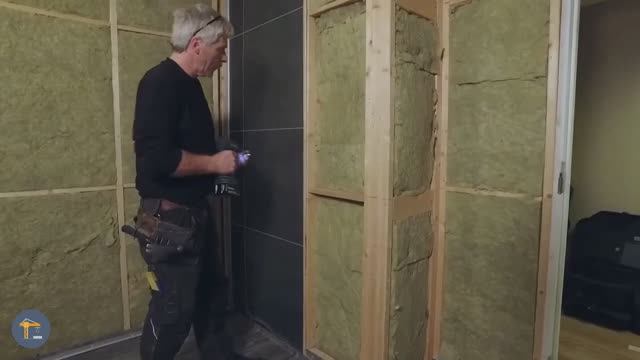 Установка стеновых ПВХ панелей в ванной комнате.