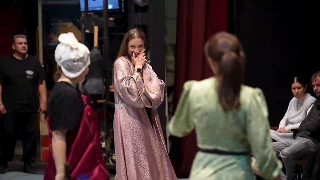 От вымышленных дверей к настоящей сцене: как рождается «Свадьба Фигаро»