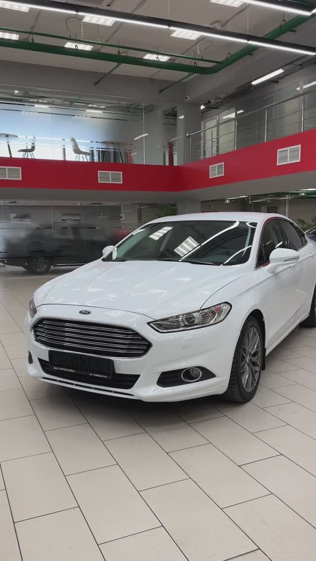 Ford Mondeo 2015 год