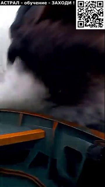 Огромные морские чудовища нападают на рыбаков Невероятное чудовища морские нападение невероятно