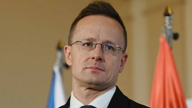 Сийярто, раскритиковал, Туска за попытку оправдать, теракт, на, Северных потоках