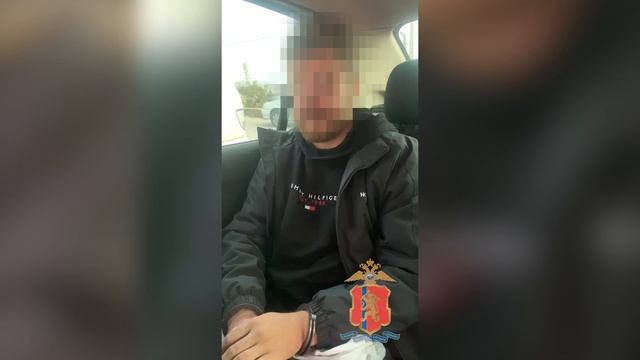 Полицейские Красноярска задержали двух закладчиков клефедрона, передвигавшихся на электросамокатах
