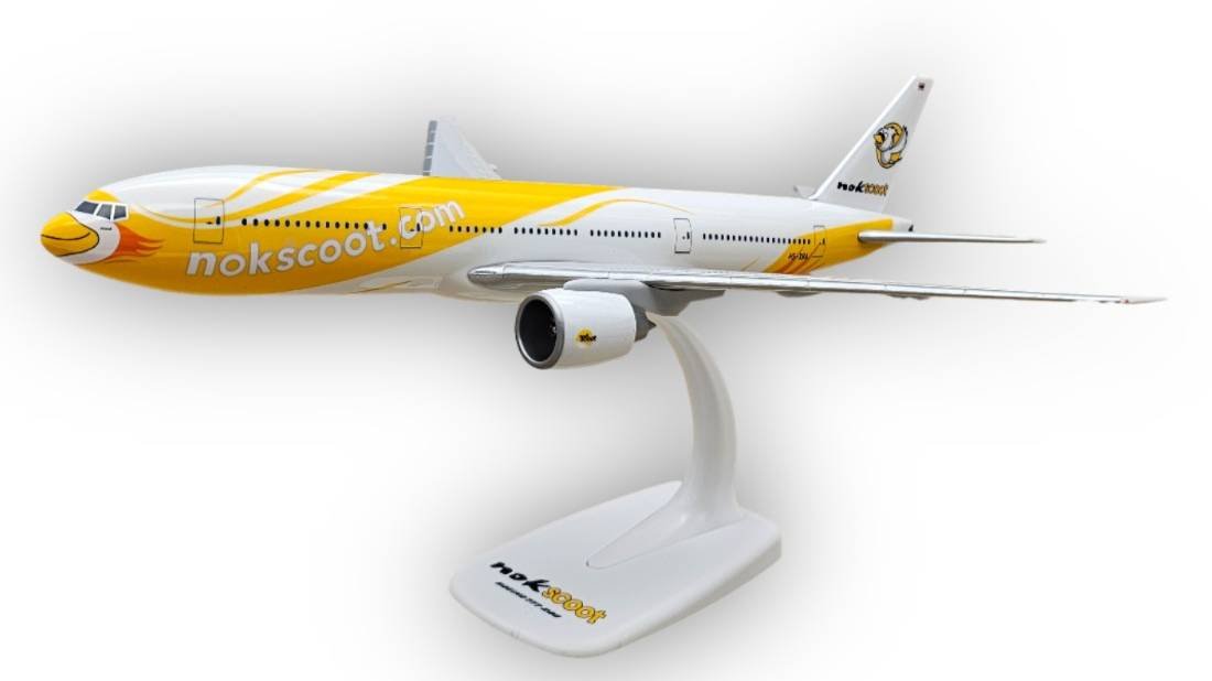 Модель самолета Boeing 777 NokScoot 1:200