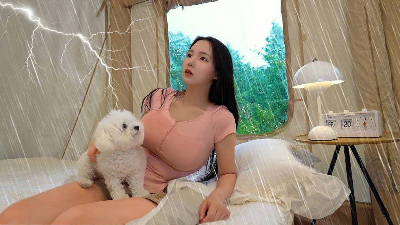 Разбив лагерь во время сильного ливня☔️с 2-комнатной надувной палаткой⚡️ㅣДождь ASMR