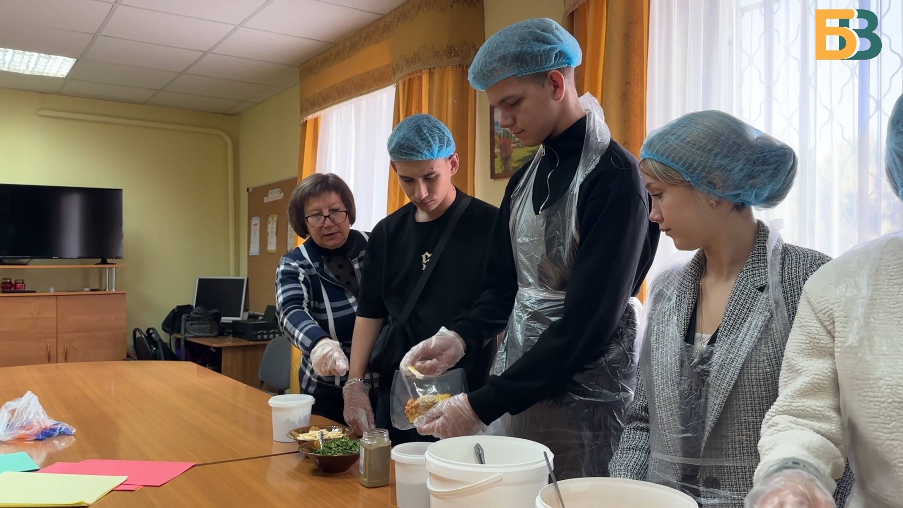Тепло из дома: волонтёрская акция «Суп для героя»