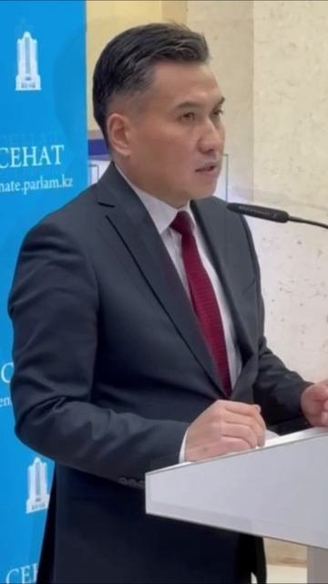 100 тысяч казахстанцев работают в этой стране