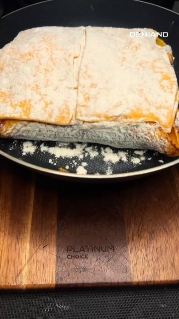 🌭 Сосиски с моцареллой, сыром и беконом