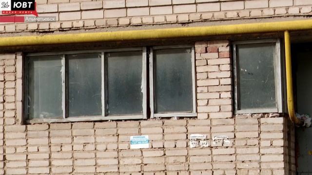 На проспекте Строителей, 35 постоянно топит подвал