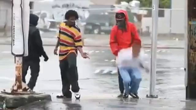 НЕПОГОДИТСЯ!