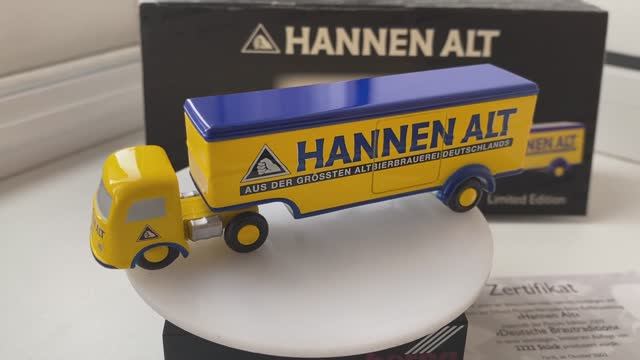 1:90 Mercedes-Benz, Schuco