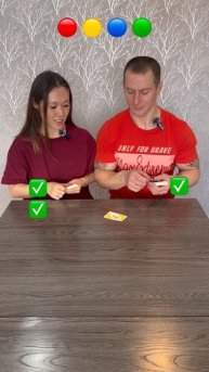 Успей накрыть карту нужного цвета😉