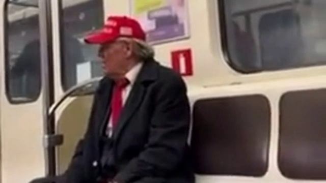 Двойник Трампа в Питерском метро