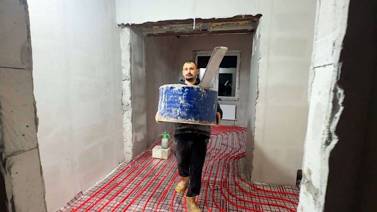 Все готово. Наводим порядок на стройке. Штукатурим стены. Делаем ремонт своими руками.