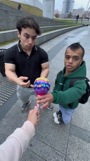 Думаю им хватит один на двоих 😂 #комедия #юмор