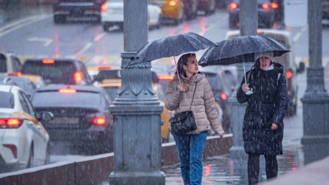 Циклон "Барбара" надвигается на Москву: на столицу обрушатся 10-дневные ливни