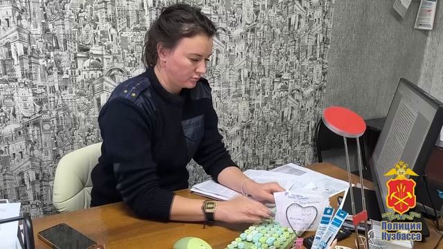 В Анжеро-Судженске полицейские задержали курьера-мошенника который похитил около полумиллиона