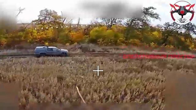 🎮FPV-шка 16-обрСпН выследила транспорт противника и поразила внедорожник на маршруте движения…