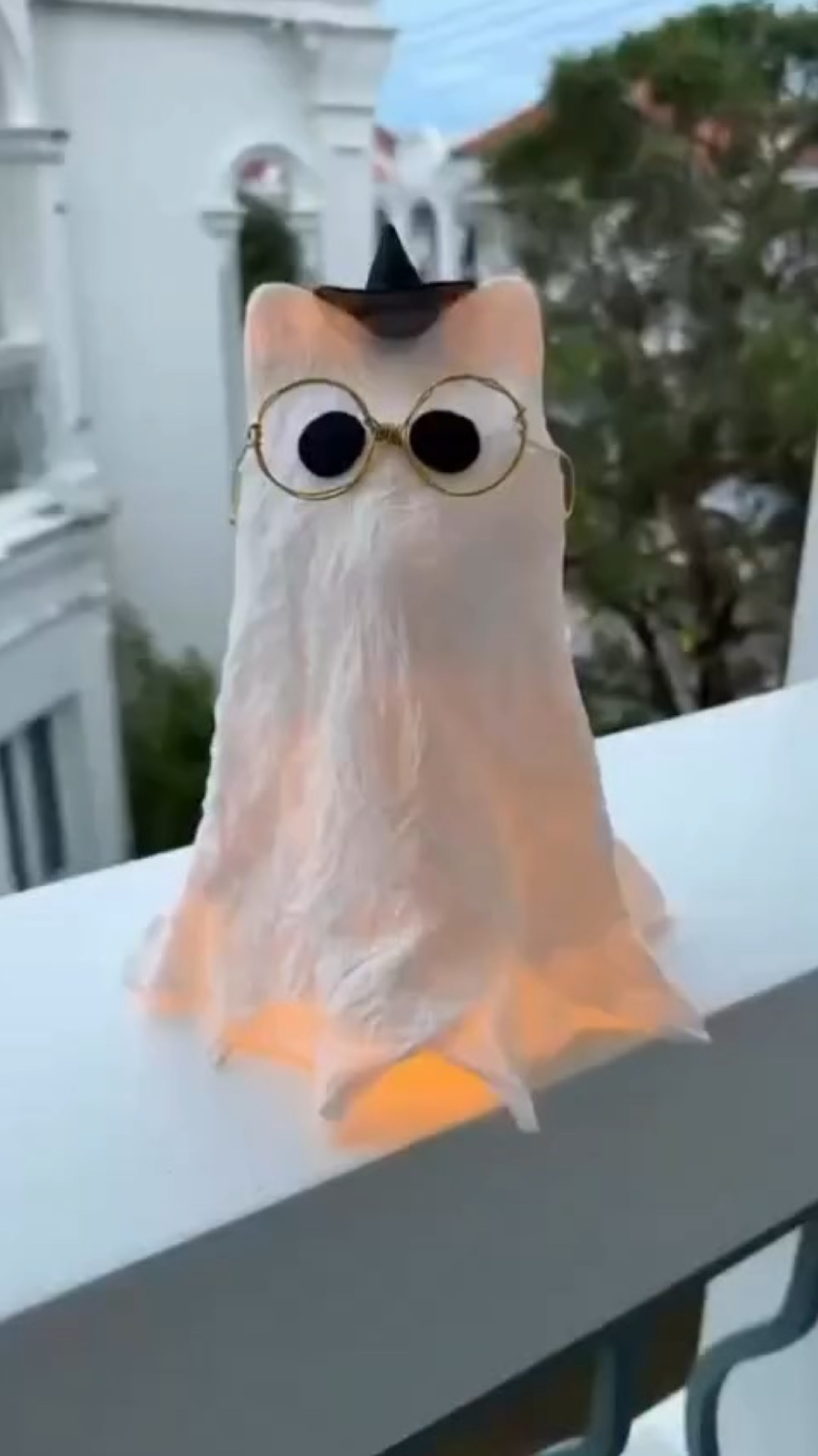 котик приведение из бумажных салфеток и клея 