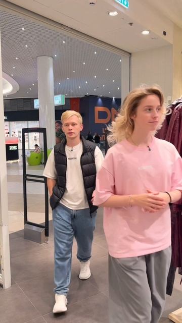 Девочки, кто узнал себя в конце? 😀Оставляем вам подборку акций в наших магазинах одежды.