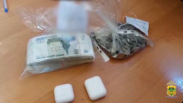 Рецидивист в маске за одну ночь обокрал 3 сельских магазина под Армавиром
