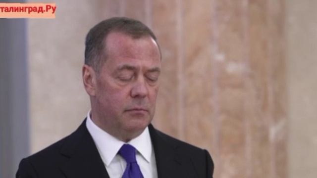 Дмитрий Медведев в Пхеньяне поблагодарил Ким Чен Ына и военных КНДР за поддержку РФ: