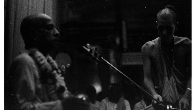 Вопросы Санатанты Госвами - Шрила Прабхупада 1975-11-09 - Бомбей - ЧЧ Мадхйа Лила 20.100-108