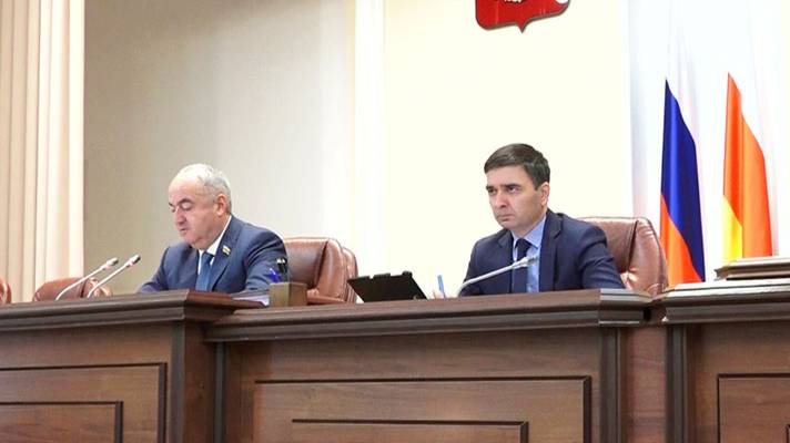 Таймураз Тускаев провел заседание Совета Парламента РСО-Алания
