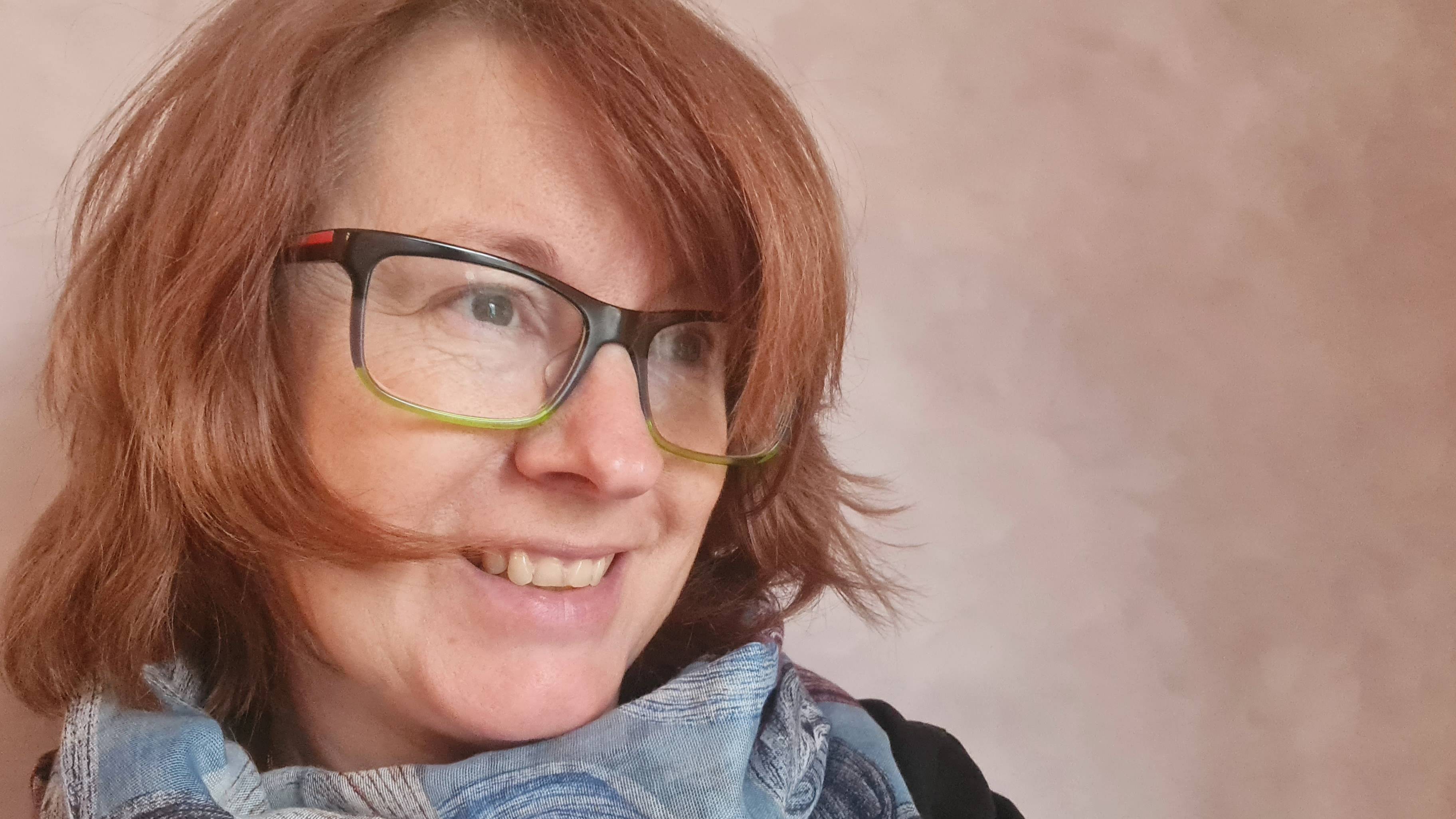 Получила медкнижку, но поиск подработки отложился