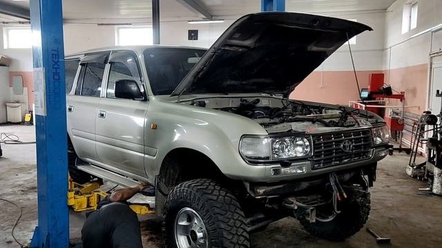 Toyota Land Cruiser 80 4.2 D MT. Замена двигателя и подушек кузова 1 часть архив