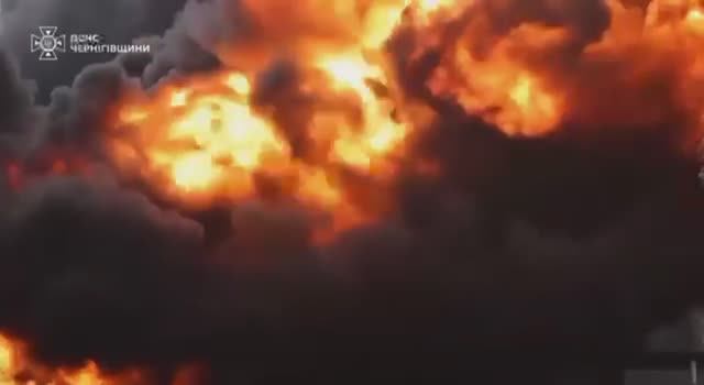 🔴Окраїна — Это горит нефтебаза в Прилуках🔴
