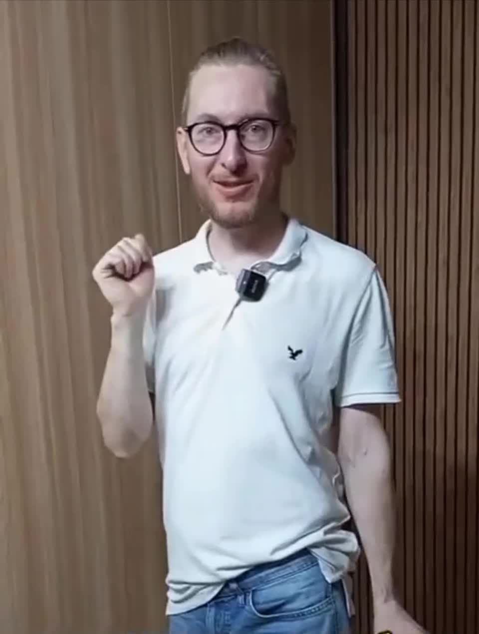 Организовываем гардеробную 2 м²