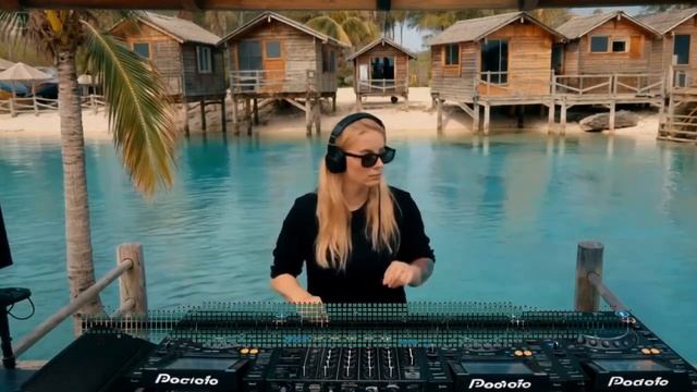 Epic Uplifting Trance – Run, Run (Remix) Tricky Bug