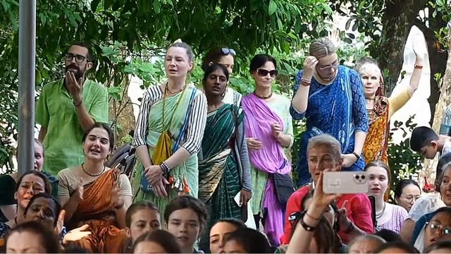 2025.10.08 01 Indradyumna Swami Kirtan