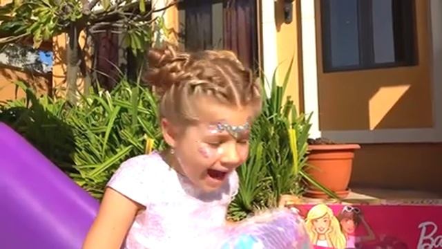 Roma_and_Diana_Pretend_Play_Birthday_Party_stories_1.mp4