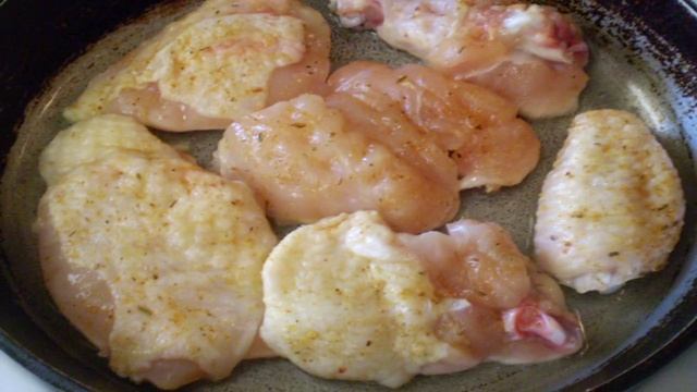 Курица, тушенная кусочками