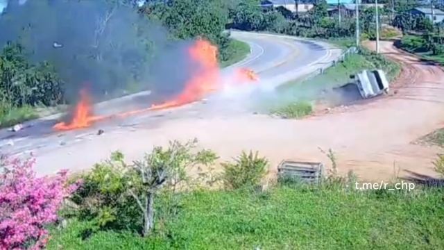 Авария в Бразилии. Водитель машины не пострадал, байкер с женой погибли
