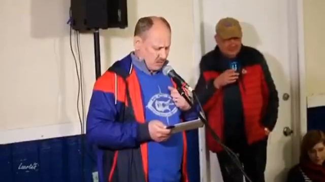 На деньги мамы.