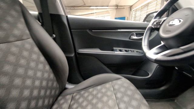 KIA Rio X-Line 1.6 AT (123 л.с.)