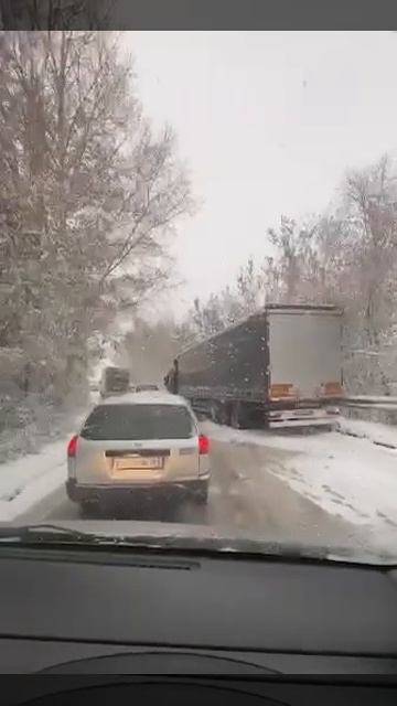 Новосибирск замело: город накрыл мощный снегопад