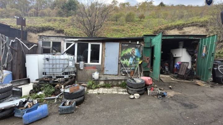 На Сахалине выясняют обстоятельства смерти мужчины в пристройке гаража