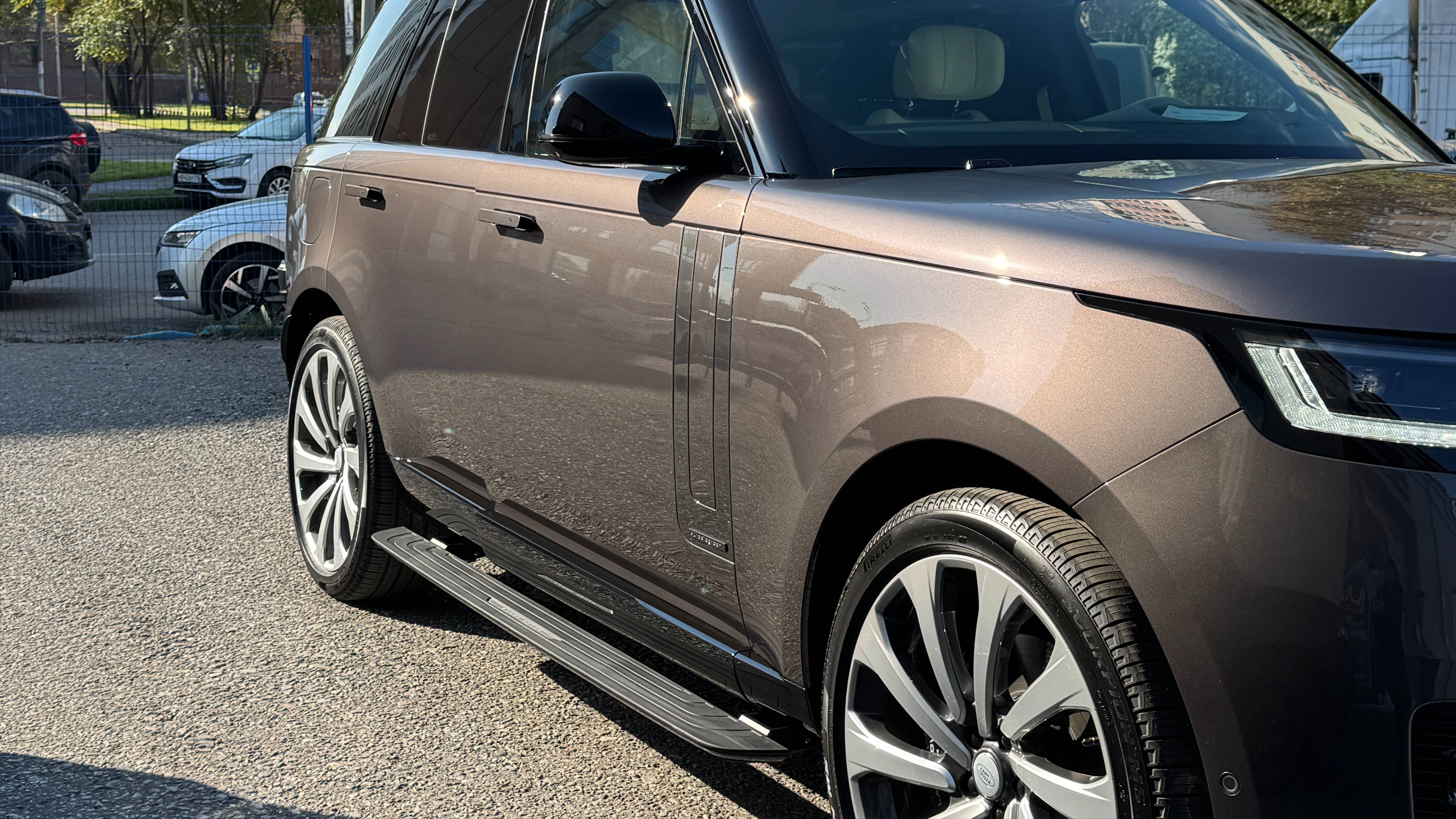Установили оригинальные выдвижные электропороги на RANGE ROVER с кодированием