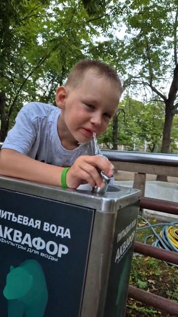 вода в лицо, или где попить воду на улице Москвы. лето 2025