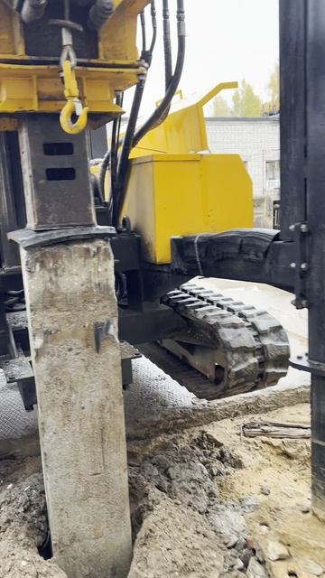 Забивка свай 300/300/7 метровые , Ярославль база Черноземье